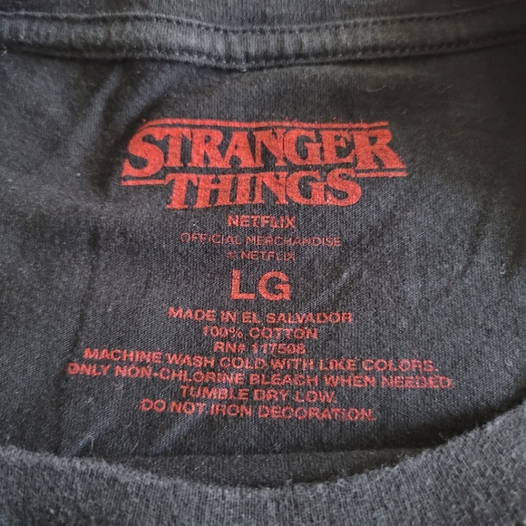 Stranger Things 2 T-shirt - Picture 4 of 4